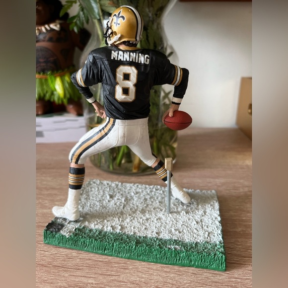 NFL Player Manning 2005 Figurine - Picture 3 of 7